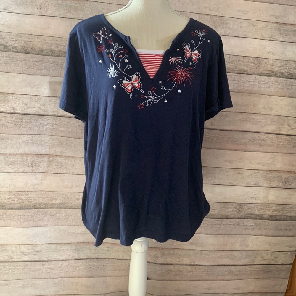 Basic Editions Women’s 4th of July Shirt Size XL.